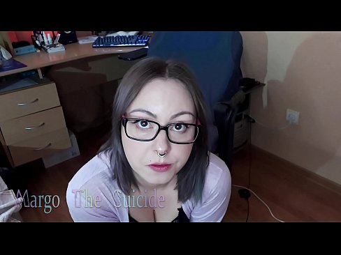 ❤️ Ọmọbinrin ti o ni gbese pẹlu awọn gilaasi buruja Dildo jinna lori Kamẹra ❤❌ Iwa onihoho furo ❤